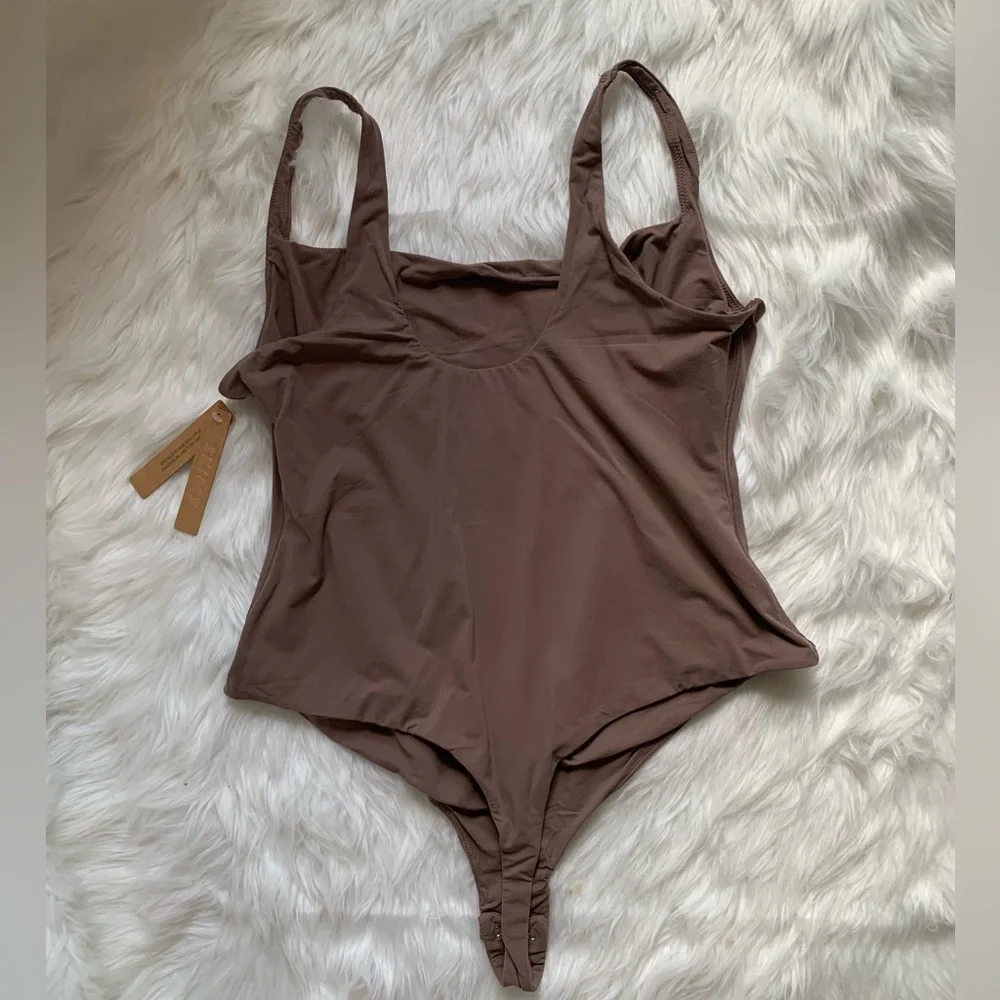 SKIMS Fits Everybody Square Neck Sleeveless Thong Bodysuit 3X BS-SCN-0294 - Picture 2 of 3